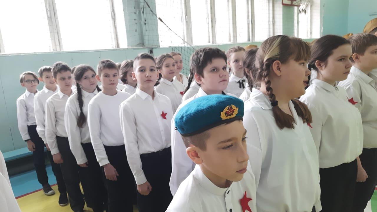 1 место в смотре строя и песни.